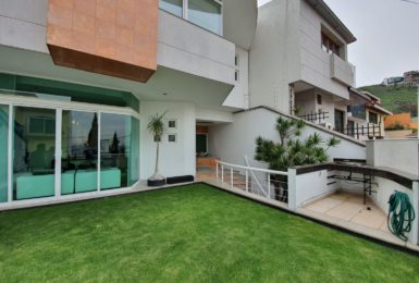 Impecable Residencia en Paseos del Bosque