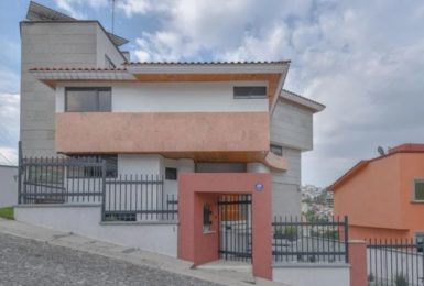 Impecable Casa en Paseos con Doble Seguirdad